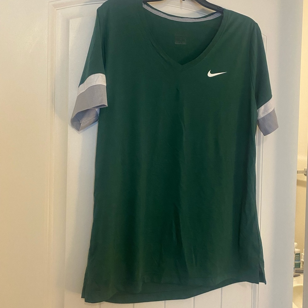 Nike Dri-Fit Hunter Green Tshirt EUC Size XL